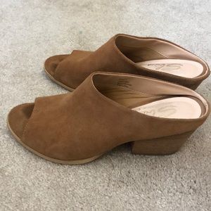 Beige suede mules